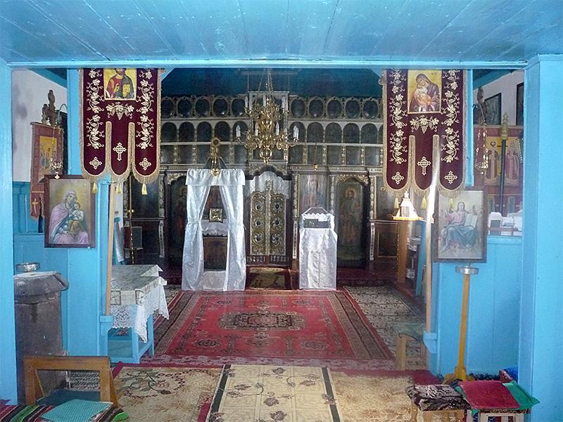 Interiorul bisericii